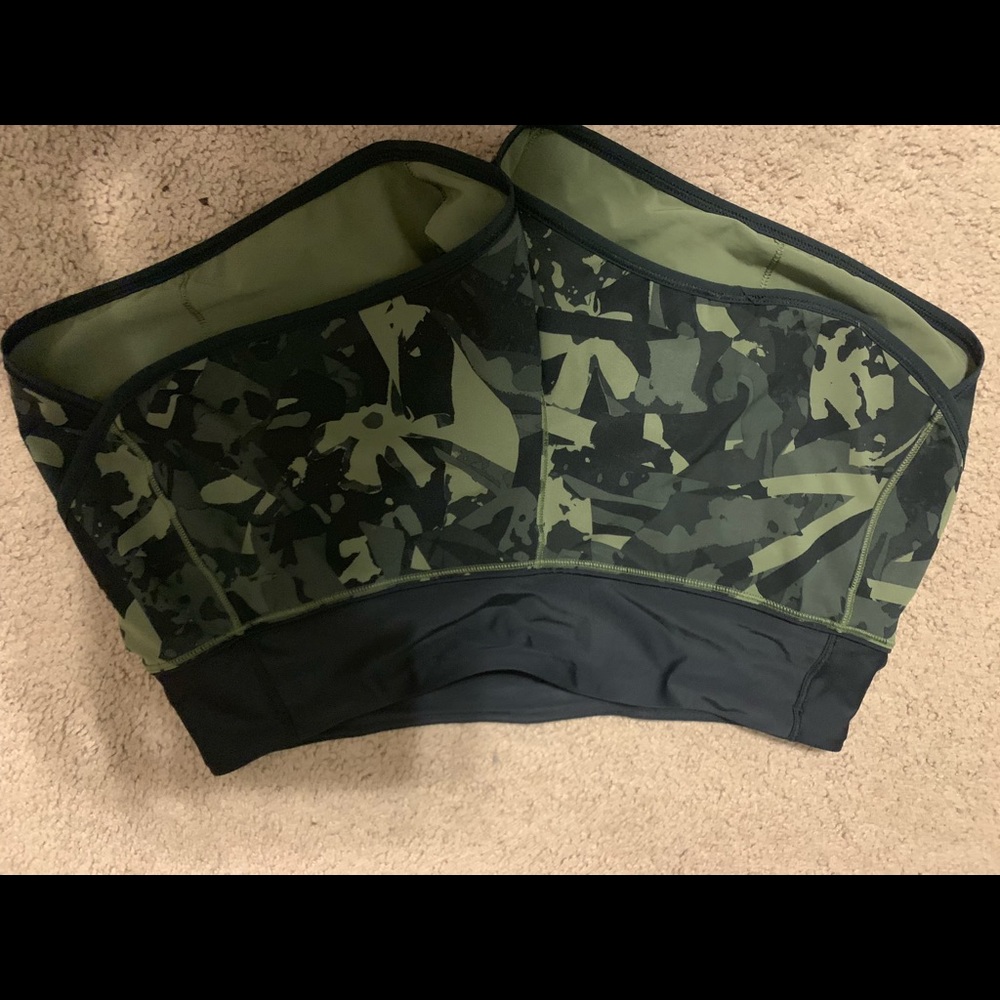 Lululemon camo run times short size 6